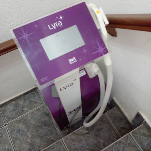 Lyra SEMINOVO ano 2015  Equipamento de Luz Intensa Pulsada  - 2